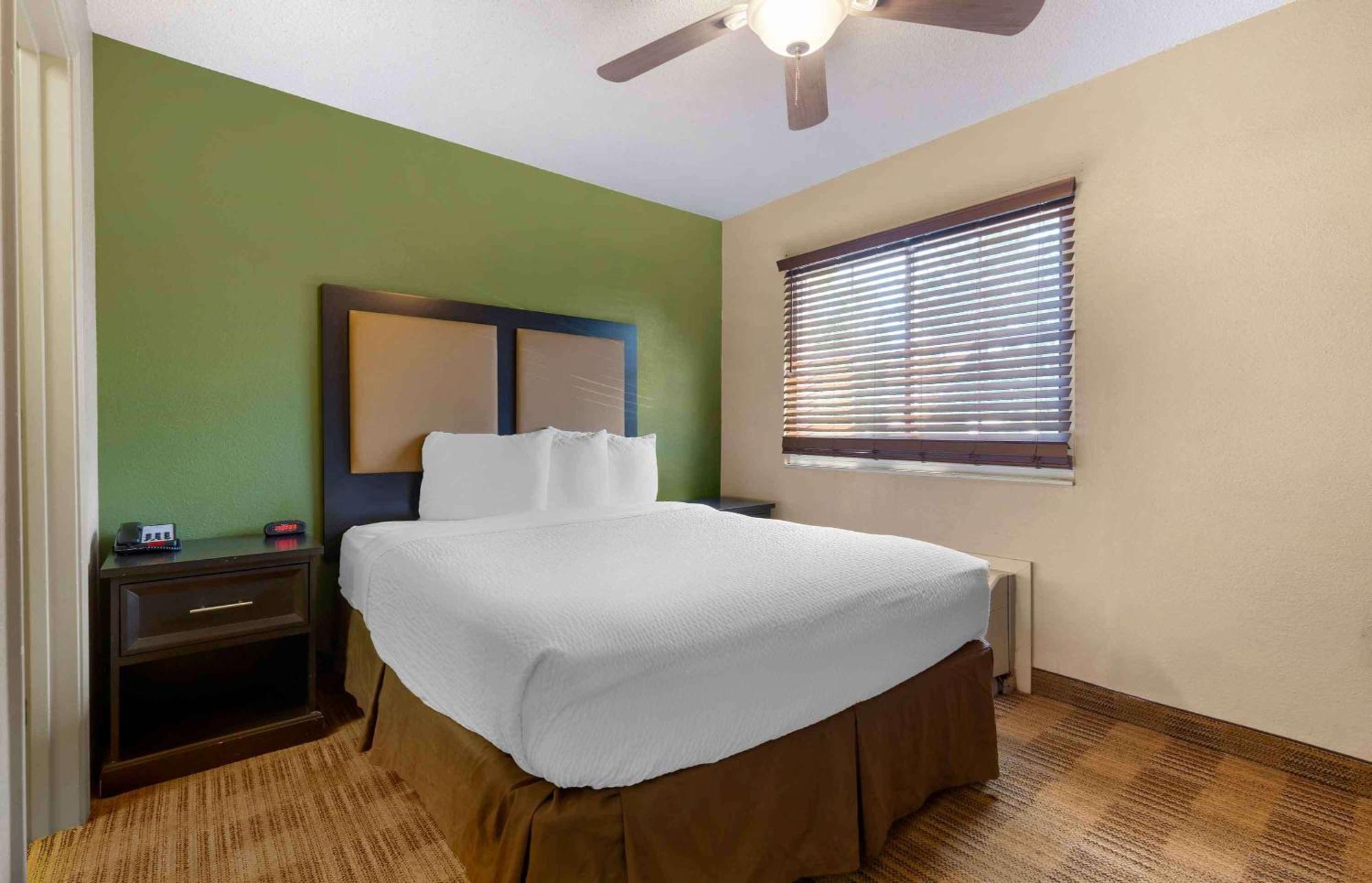 Extended Stay America Select Suites - Orlando - Lake Mary - 1040 Greenwood Blvd Exterior foto